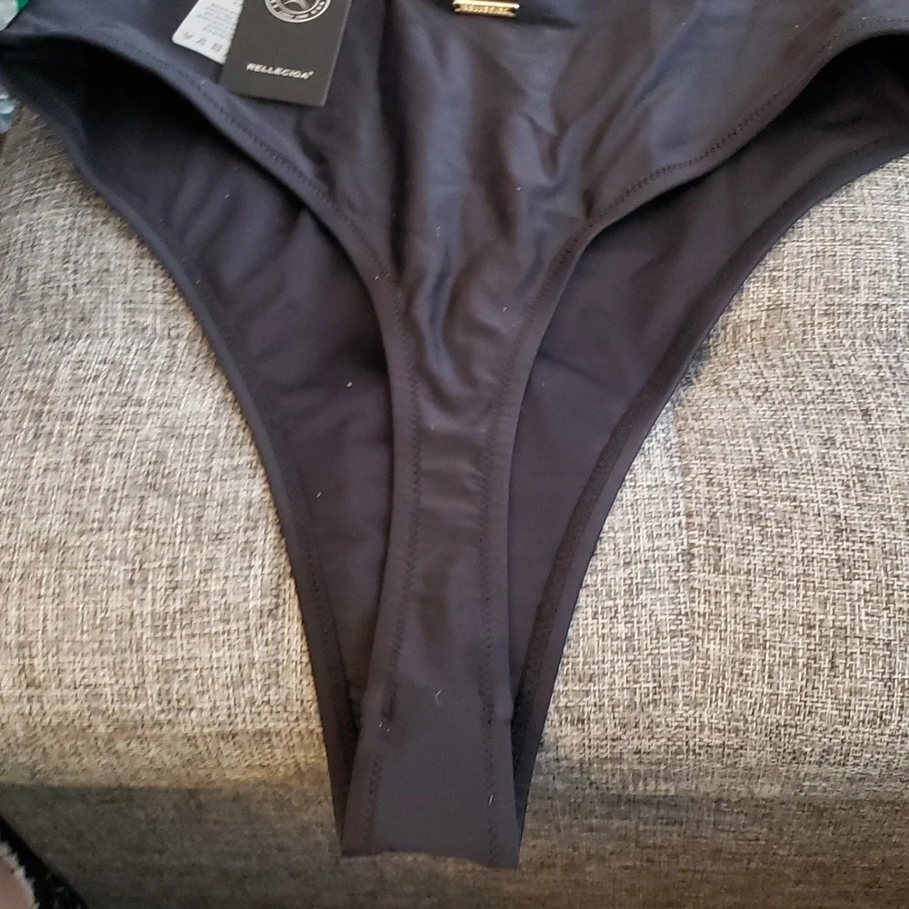 RELLECIGA One Piece Thong Swimsuit in Black Size Large